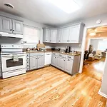 Charming 3Br Apartment In The Heart Of Richmond
